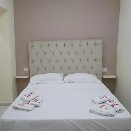 Beb Don Gennaro Neapel